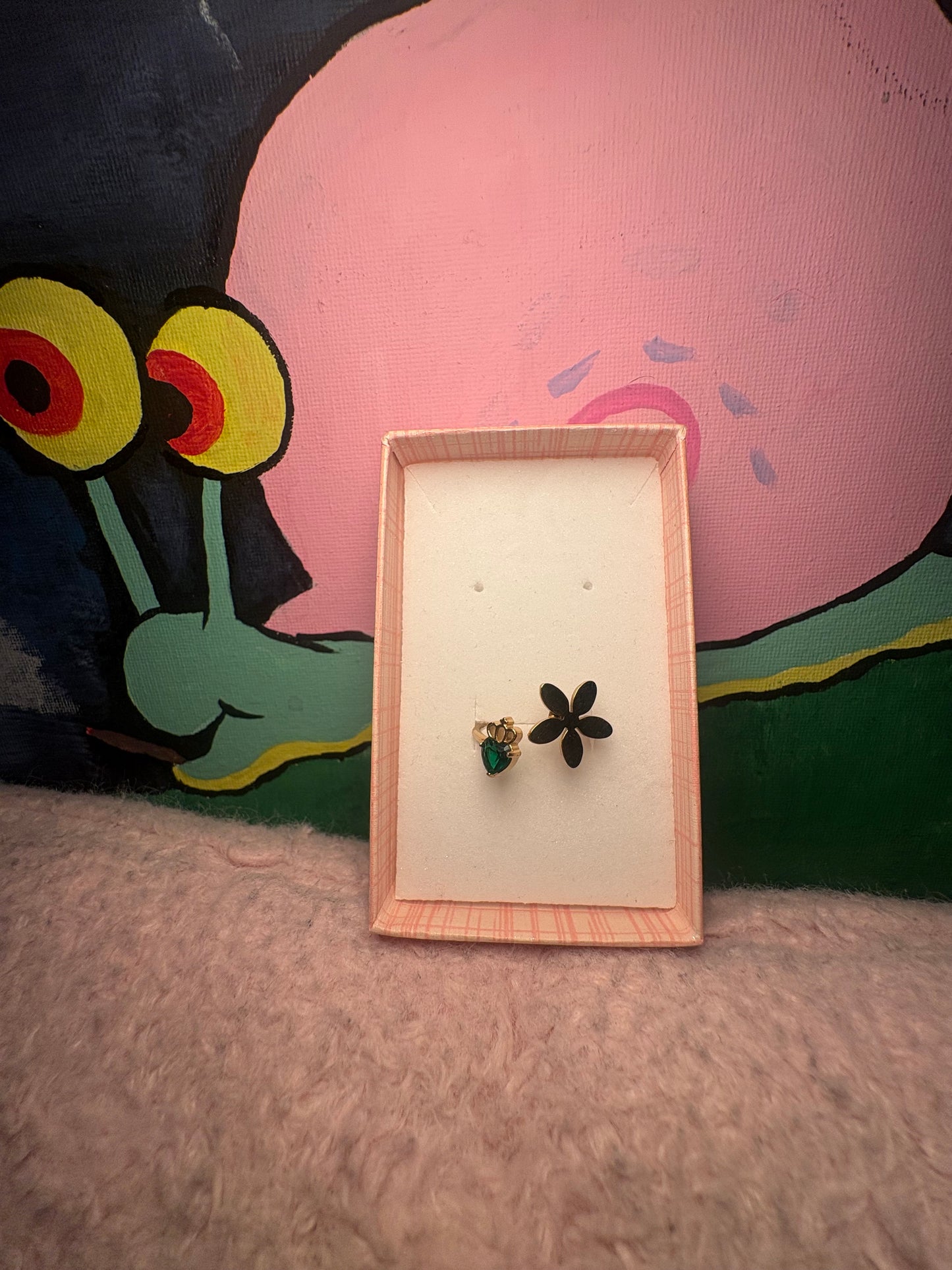 Clover ring